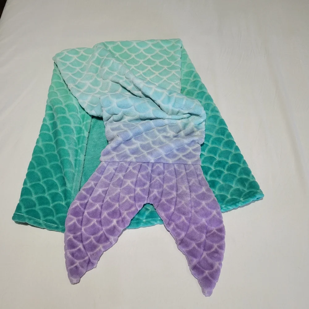 Mermaid Throw Blanket Ombre Color Purple Blue Fish Tail Scale Soft Fleece Velour